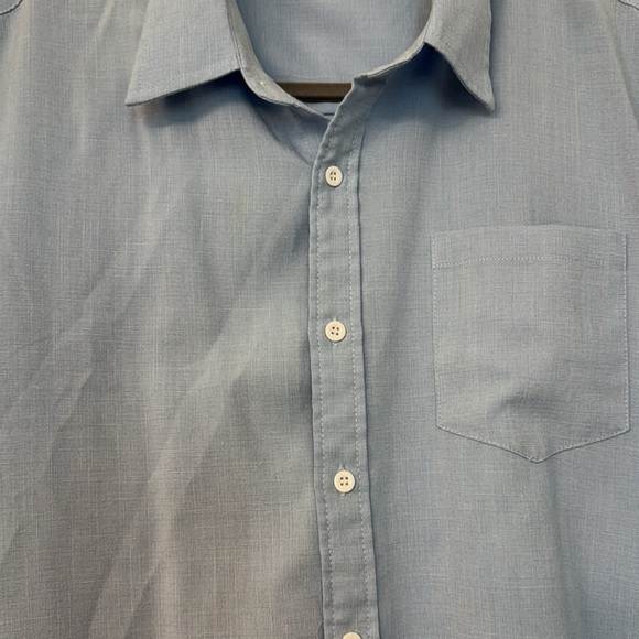 Men’s short sleeve button down - Picture 2 of 3